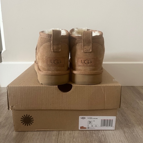 UGG Ultra Mini boots - Picture 4 of 8